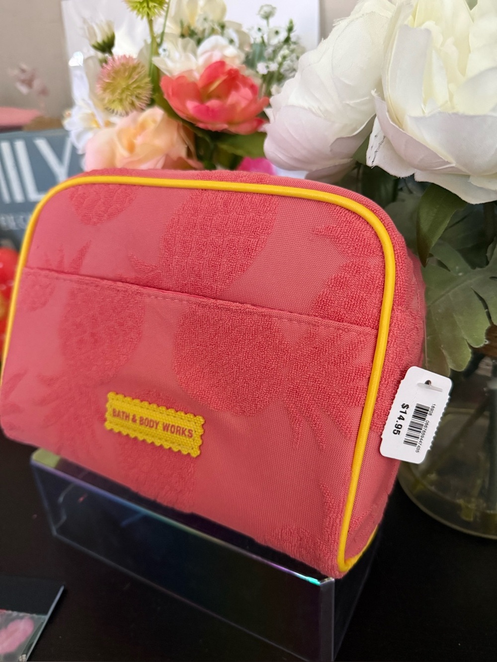 🆕🍍 BATH & BODY WORKS LIMITED EDITION PINK PINEAPPLE COSMETIC BAG. BRAND NEW. - Picture 3 of 8